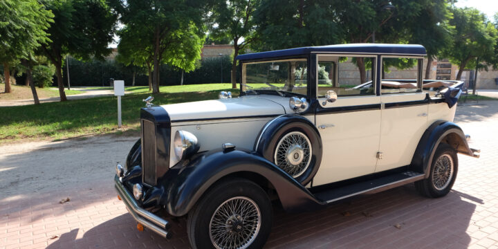 Coche clásico de bodas